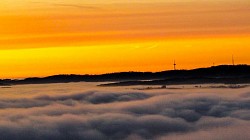 Nordhelle über denn Wolken